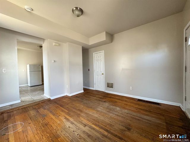 40 Jane Street, Bridgeport, CT 06608