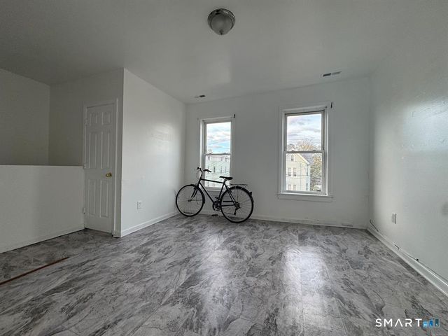 40 Jane Street, Bridgeport, CT 06608