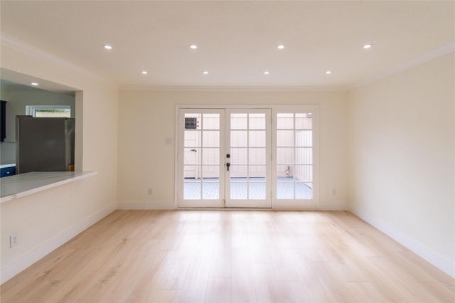 5805 Valley Forge Drive 96, Houston, TX 77057