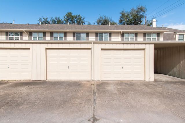 5805 Valley Forge Drive 96, Houston, TX 77057