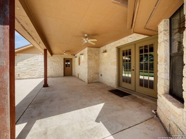 1407 32nd, Hondo, TX 78861