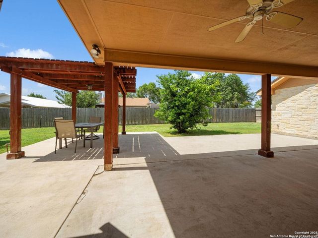 1407 32nd, Hondo, TX 78861