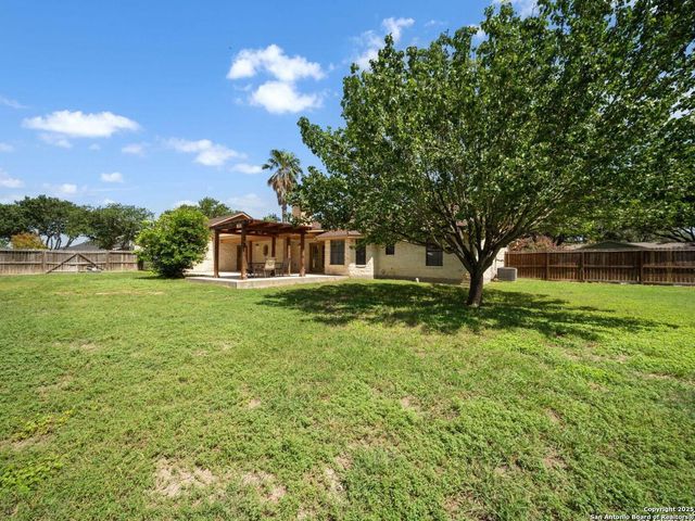 1407 32nd, Hondo, TX 78861