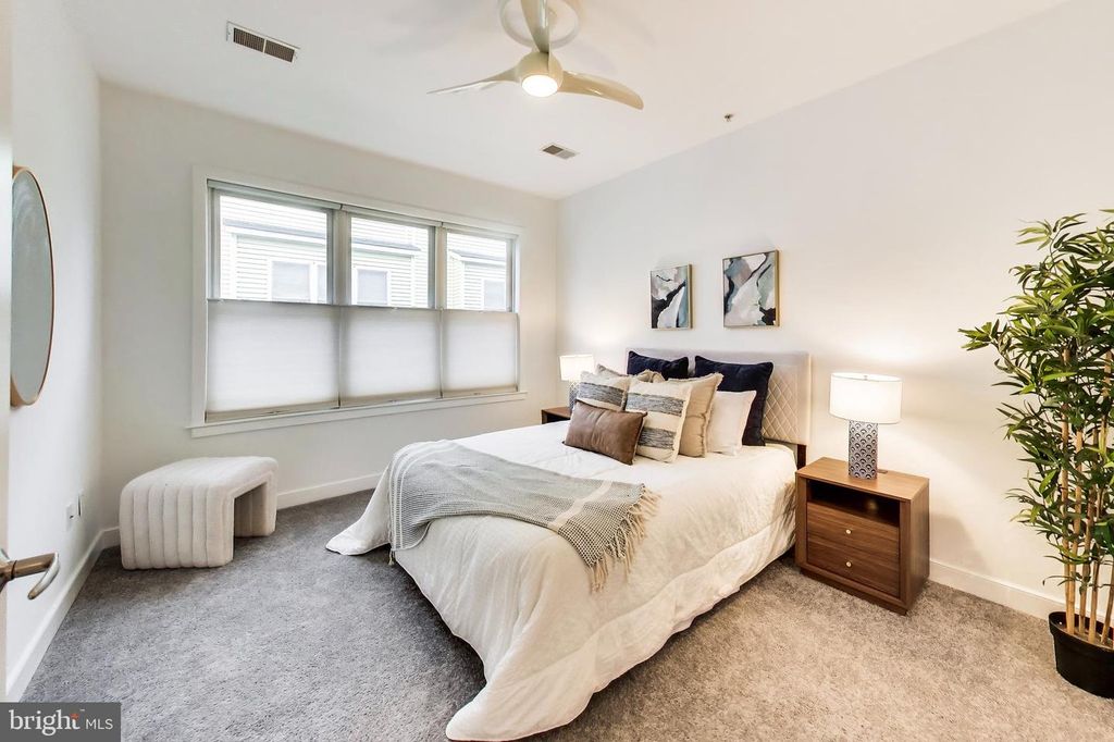 Image 10 of property listing at 4408 LONGFELLOW ST, Hyattsville, MD 20781