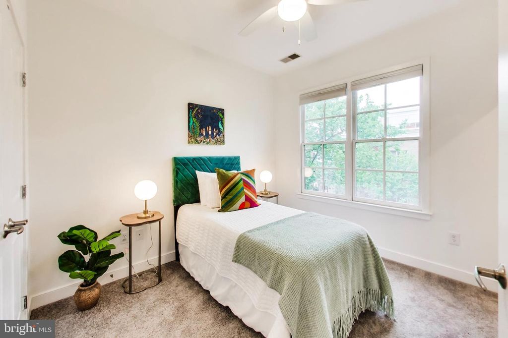 Image 13 of property listing at 4408 LONGFELLOW ST, Hyattsville, MD 20781