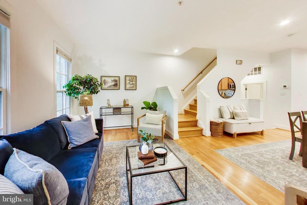 Image 3 of property listing at 4408 LONGFELLOW ST, Hyattsville, MD 20781
