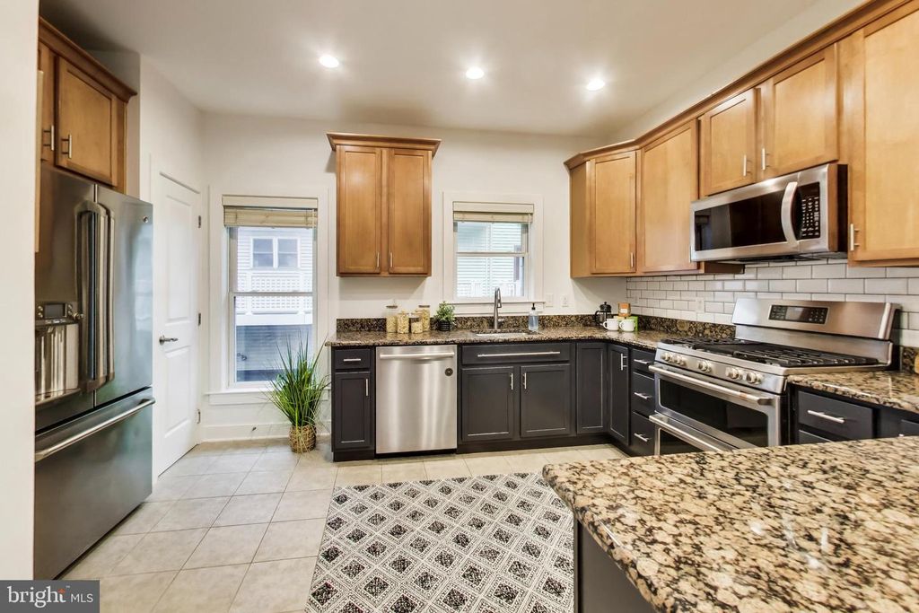 Image 7 of property listing at 4408 LONGFELLOW ST, Hyattsville, MD 20781