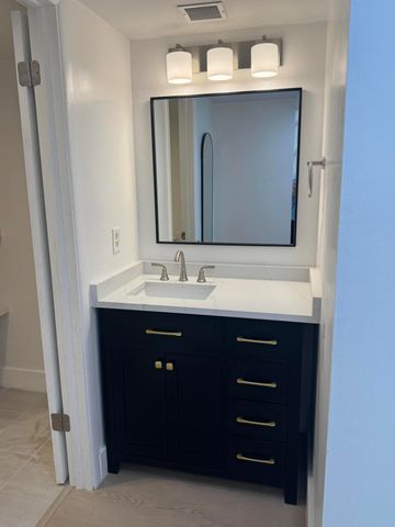 12 Royal Palm Way 2050, Boca Raton, FL 33432