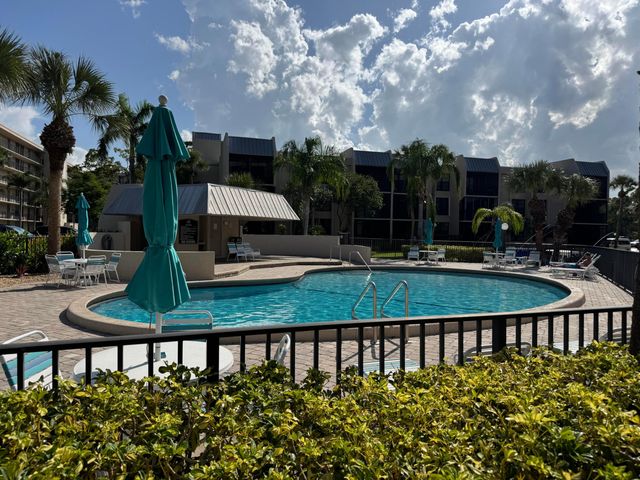 12 Royal Palm Way 2050, Boca Raton, FL 33432