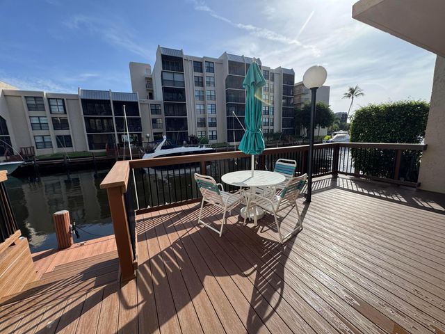 12 Royal Palm Way 2050, Boca Raton, FL 33432