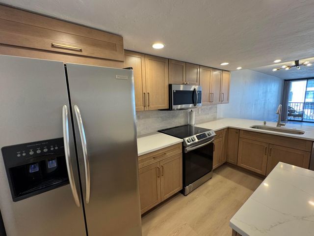 12 Royal Palm Way 2050, Boca Raton, FL 33432