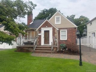 302 Oakford Street, West Hempstead, NY 11552