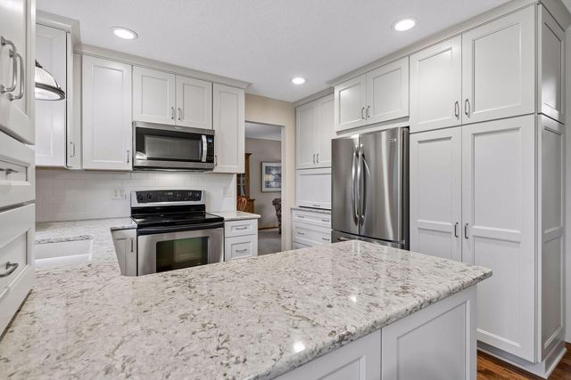 15019 Village Woods Drive, Eden Prairie, MN 55347