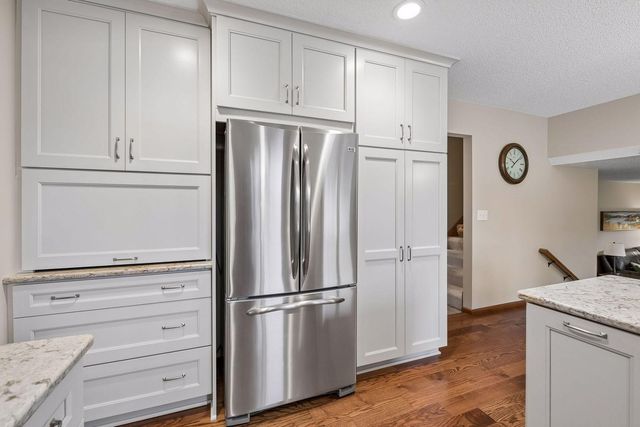 15019 Village Woods Drive, Eden Prairie, MN 55347