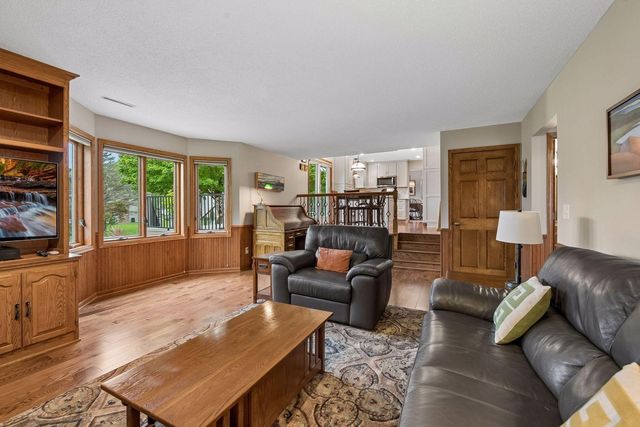 15019 Village Woods Drive, Eden Prairie, MN 55347