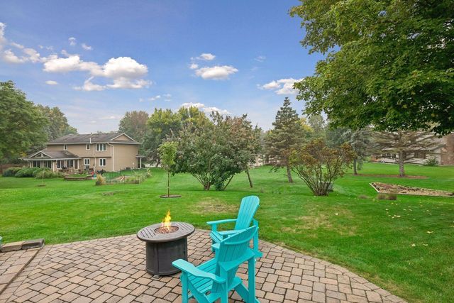 15019 Village Woods Drive, Eden Prairie, MN 55347
