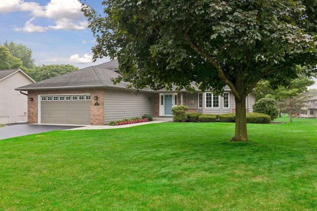 15019 Village Woods Drive, Eden Prairie, MN 55347