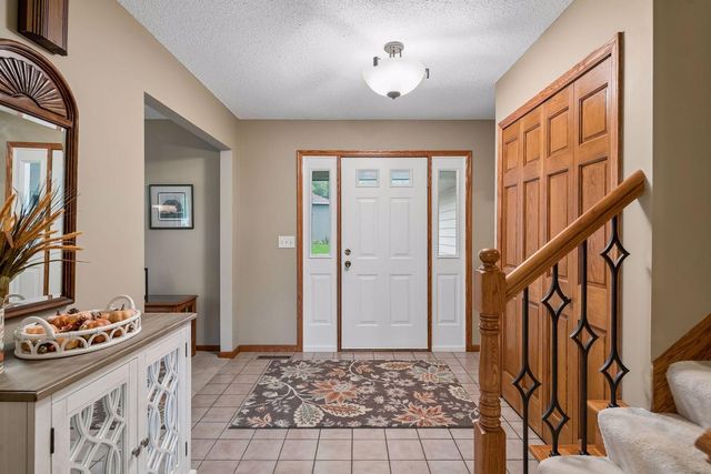 15019 Village Woods Drive, Eden Prairie, MN 55347