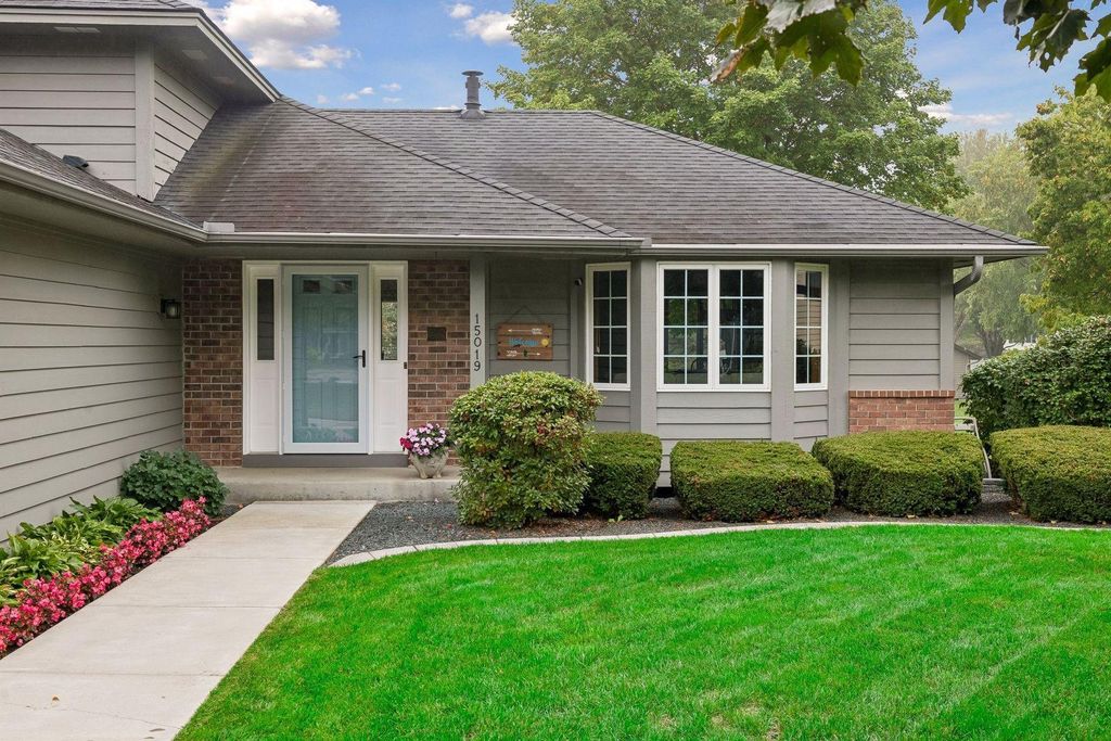 15019 Village Woods Drive, Eden Prairie, MN 55347 — photo 3