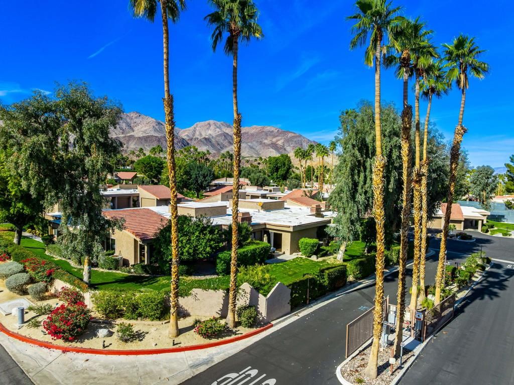 Image 34 of property listing at 48980 Wildwood Lane, Palm Desert, CA 92260