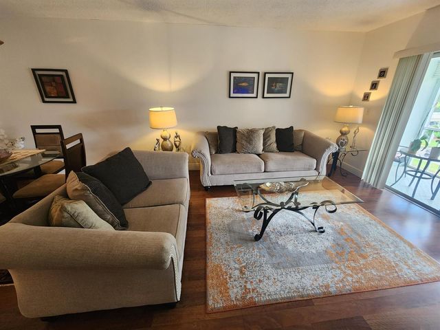 4900 WASHINGTON Street 307, Hollywood, FL 33021