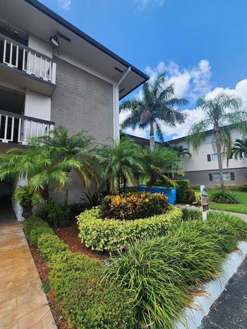 4900 WASHINGTON Street 307, Hollywood, FL 33021