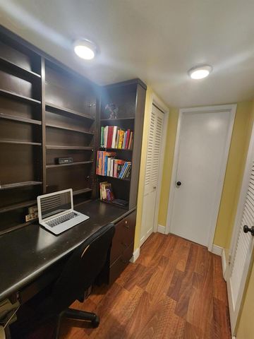 4900 WASHINGTON Street 307, Hollywood, FL 33021