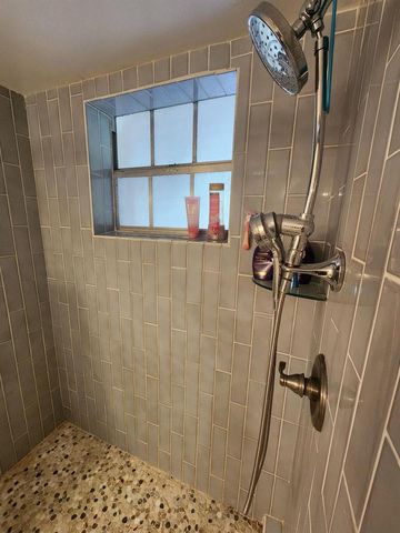 4900 WASHINGTON Street 307, Hollywood, FL 33021