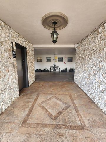 4900 WASHINGTON Street 307, Hollywood, FL 33021