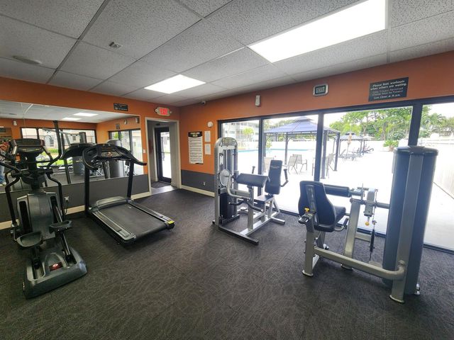 4900 WASHINGTON Street 307, Hollywood, FL 33021