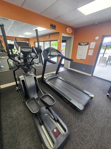 4900 WASHINGTON Street 307, Hollywood, FL 33021