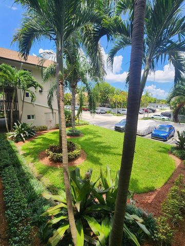 4900 WASHINGTON Street 307, Hollywood, FL 33021