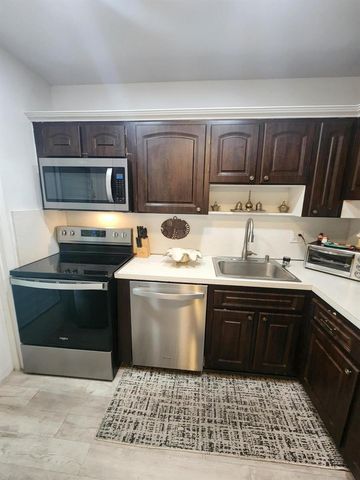 4900 WASHINGTON Street 307, Hollywood, FL 33021