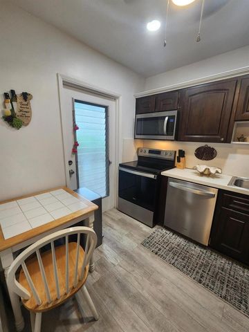 4900 WASHINGTON Street 307, Hollywood, FL 33021
