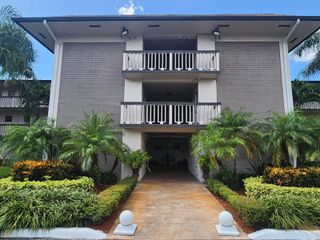 4900 WASHINGTON Street 307, Hollywood, FL 33021