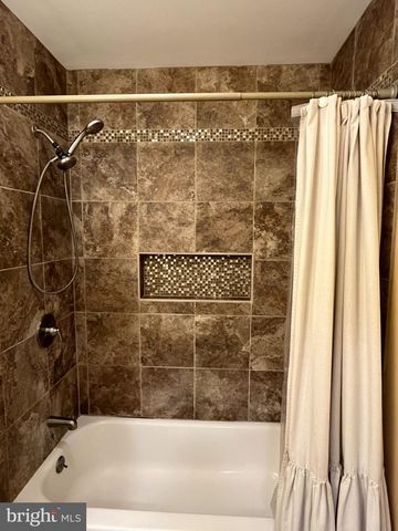23 PAUL RD, Maple Shade, NJ 08052