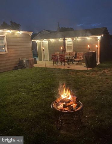 23 PAUL RD, Maple Shade, NJ 08052