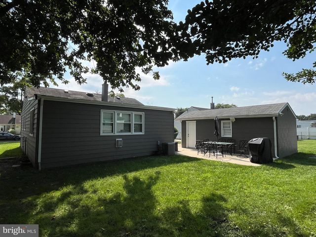 23 PAUL RD, Maple Shade, NJ 08052