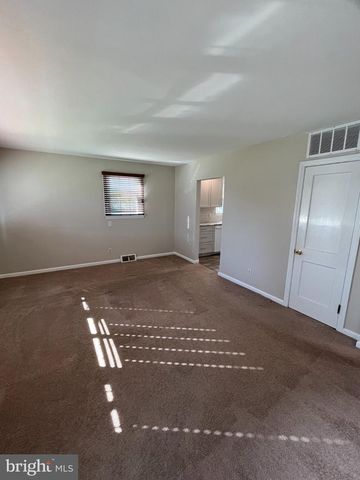 23 PAUL RD, Maple Shade, NJ 08052