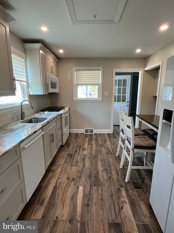 23 PAUL RD, Maple Shade, NJ 08052