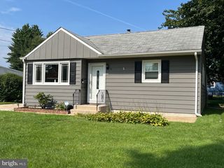23 PAUL RD, Maple Shade, NJ 08052