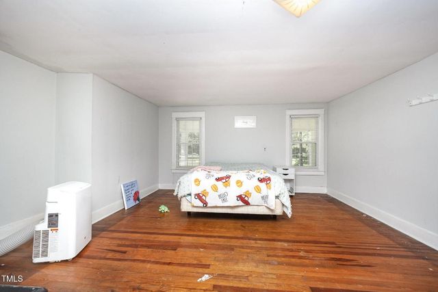 900 Beaman Street, Clinton, NC 28328