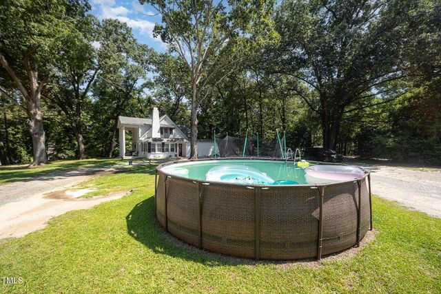 900 Beaman Street, Clinton, NC 28328