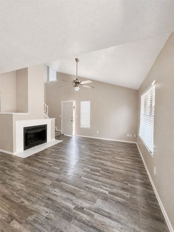 1122 Millview Drive 303, Arlington, TX 76012