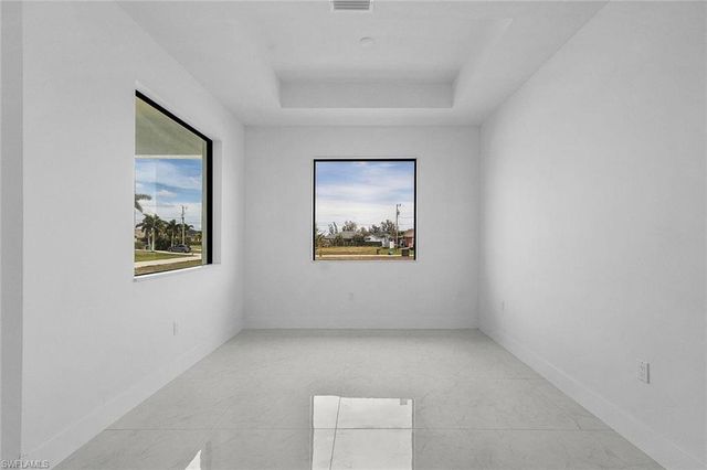 121 Gleason PKWY, Cape Coral, FL 33914