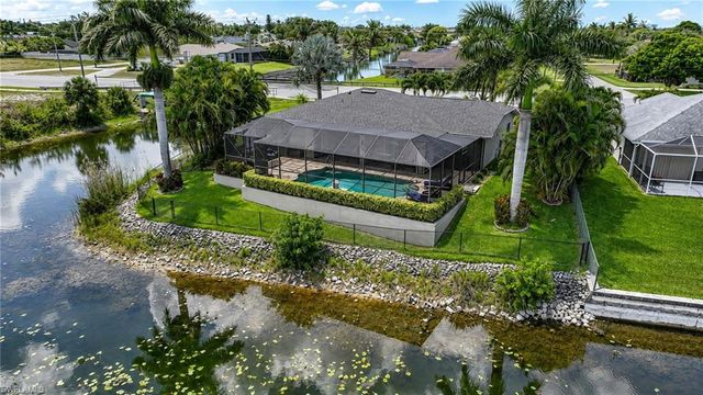 121 Gleason PKWY, Cape Coral, FL 33914