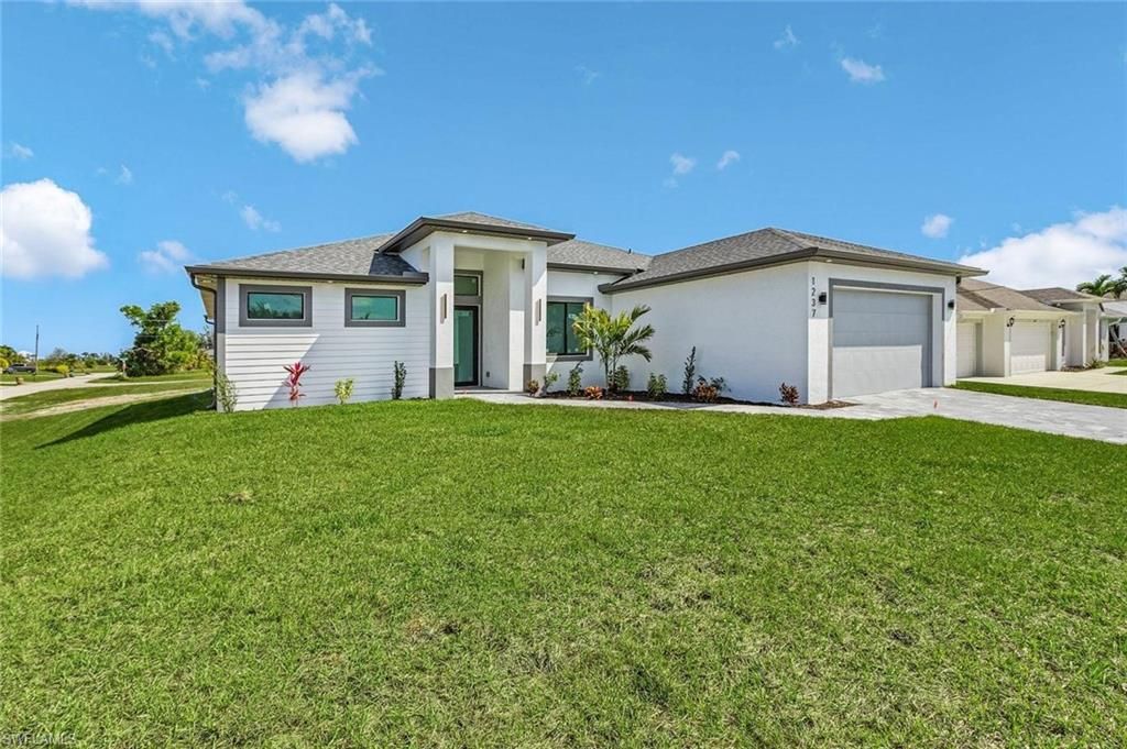 121 Gleason PKWY, Cape Coral, FL 33914
