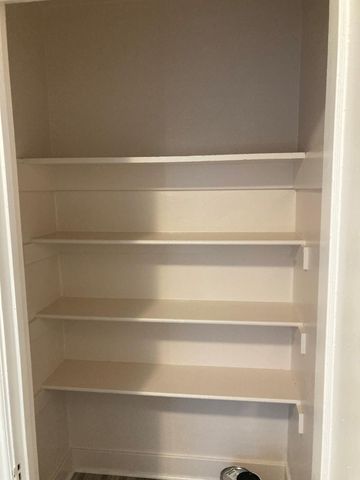 639 E San Joaquin Avenue, Tulare, CA 93274