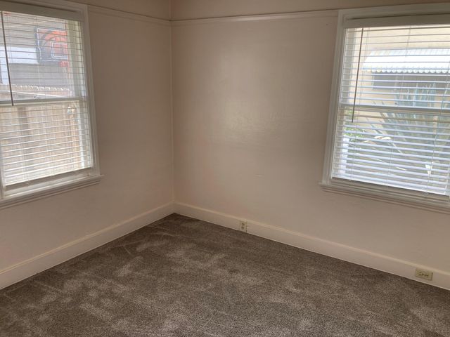 639 E San Joaquin Avenue, Tulare, CA 93274