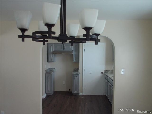 7535 Republic Avenue, Warren, MI 48091